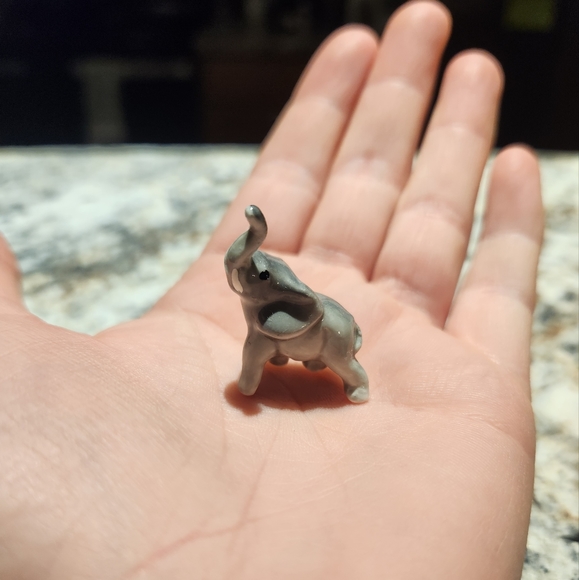 Tiny Porcelain Elephant - Picture 2 of 5